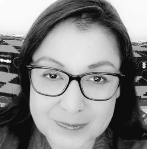 Meet your Posher, Elaine